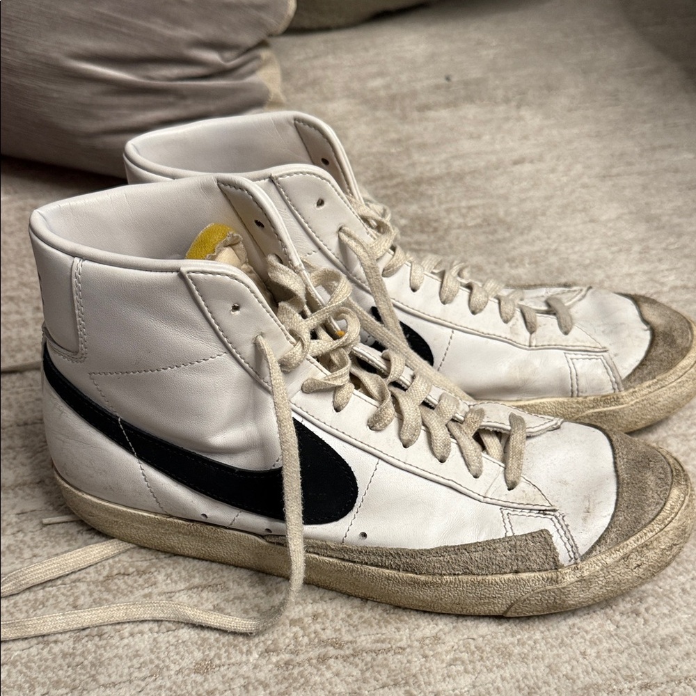 Nike White and Black Men's Sneakers